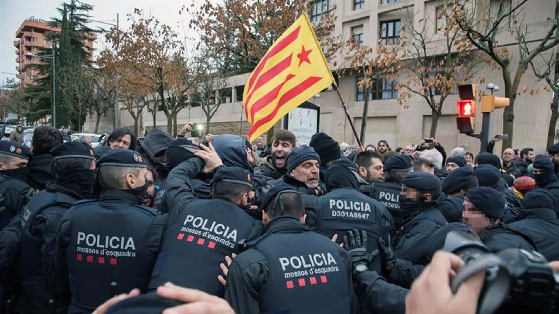 Tensión frente el Museu de Lleida