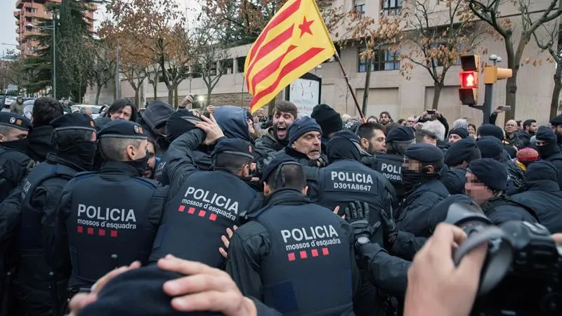 Tensión frente el Museu de Lleida