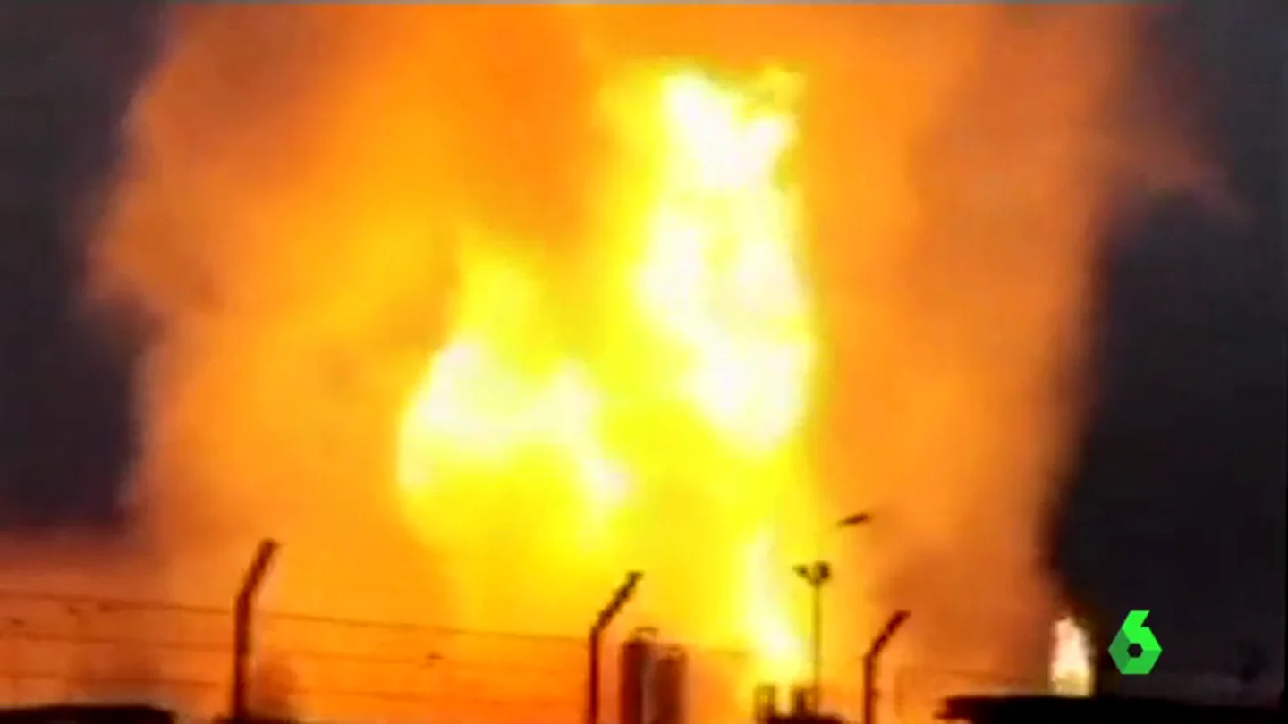 Enorme incendio tras la explosión de uno de los principales gasoductos centroeuropeos Enorme incendio tras la explosión de uno de los principales gasoductos centroeuropeos