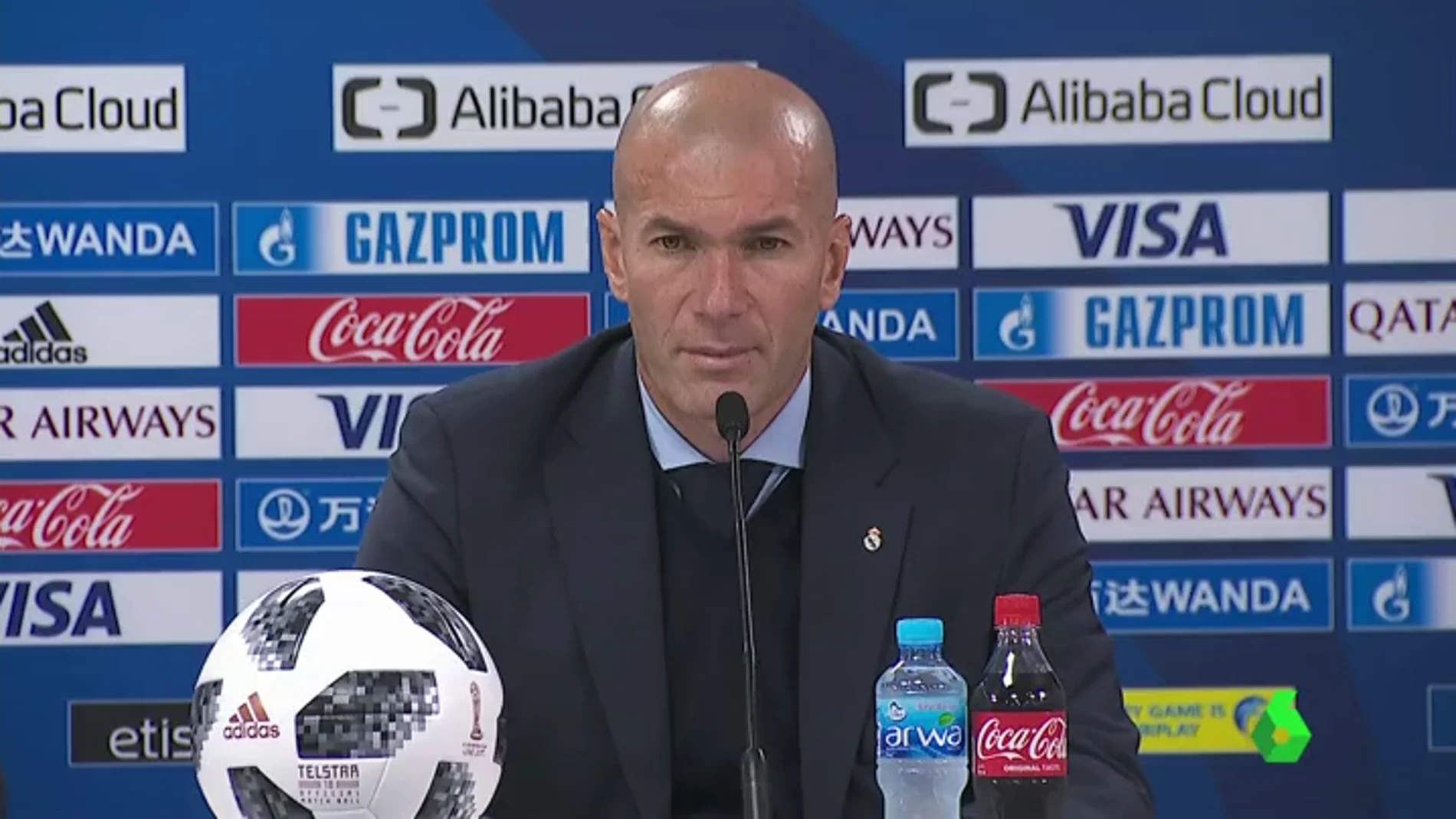 Zidane: "No quiero un delantero, Benzema ha estado muy bien"