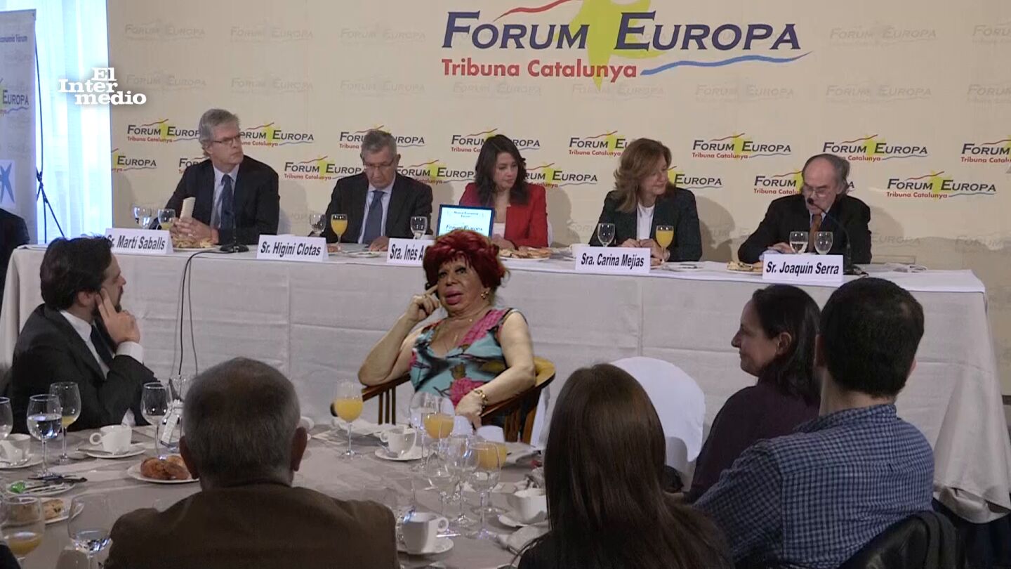 Carmen de Mairena opina sobre pol&iacute;tica: "Ay, qu&eacute; harta estoy de esta dictadura. Tengo ganas de entregar el pa&iacute;s a los comunistas"