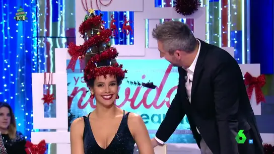 El peinado de Cristina Pedroche en forma de árbol de Navidad El peinado de Cristina Pedroche en forma de árbol de Navidad