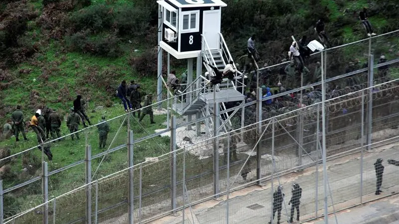 Imagen de la valla que protege la ciudad autónoma española de Ceuta