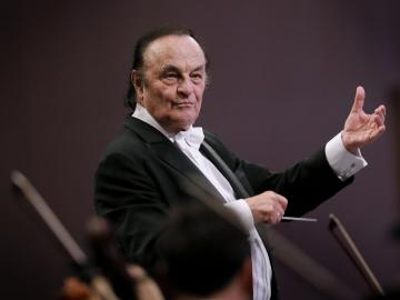 El director suizo Charles Dutoit El director suizo Charles Dutoit