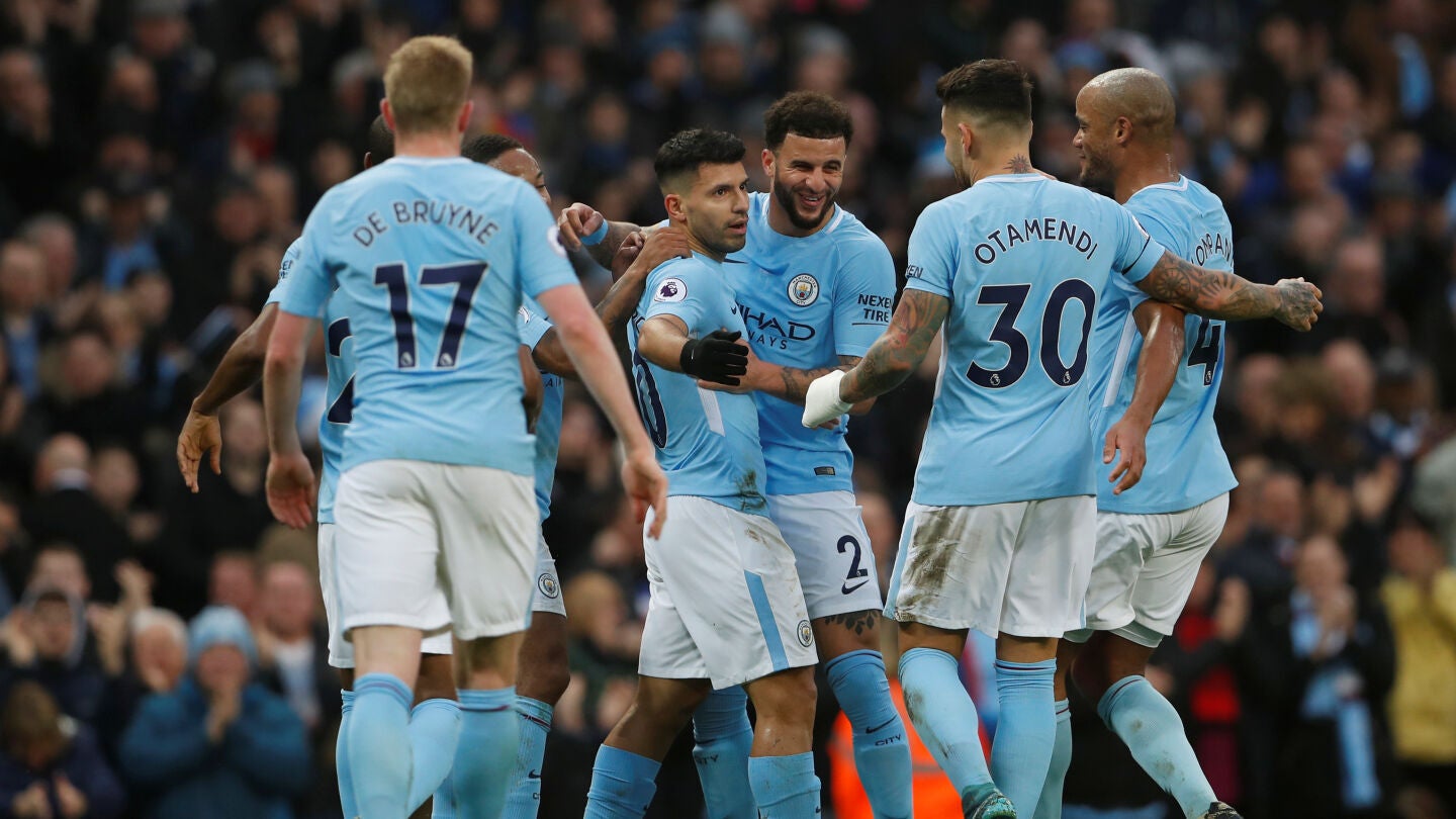 Aguero celebra el gol