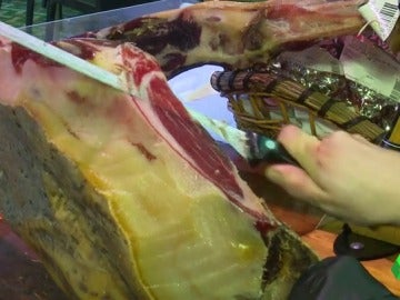 El jamón es uno de los productos más típicos de Navidad El jamón es uno de los productos más típicos de Navidad