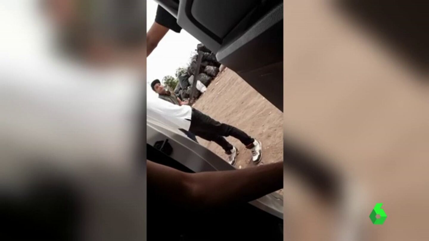 Un grupo de ciudadanos tortura a narcos y delincuentes en M&eacute;xico