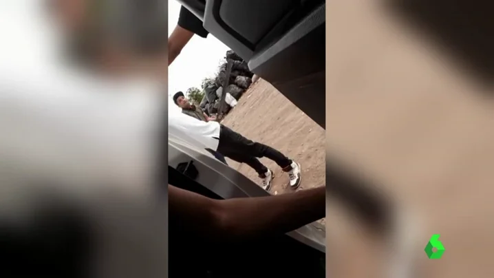 Un grupo de ciudadanos tortura a narcos y delincuentes en México Un grupo de ciudadanos tortura a narcos y delincuentes en México