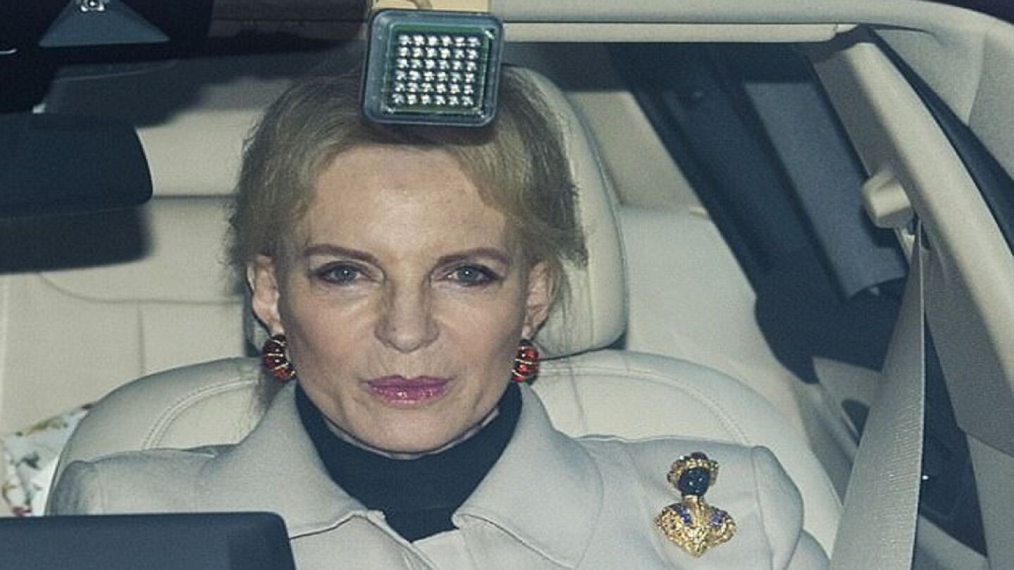 La princesa Marie Christine von Reibnitz con el broche que ha generado la pol&eacute;mica