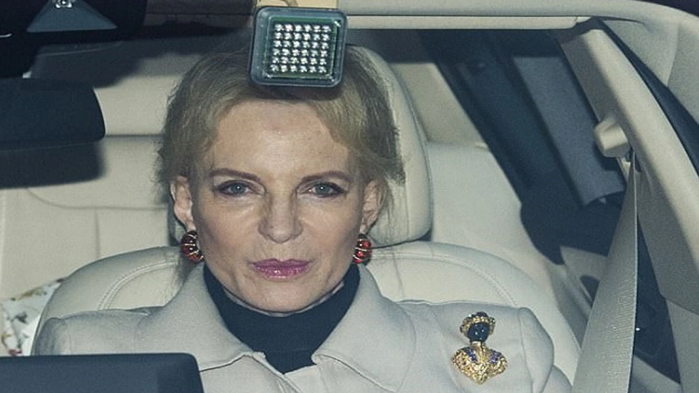 La princesa Marie Christine von Reibnitz con el broche que ha generado la polémica La princesa Marie Christine von Reibnitz con el broche que ha generado la polémica