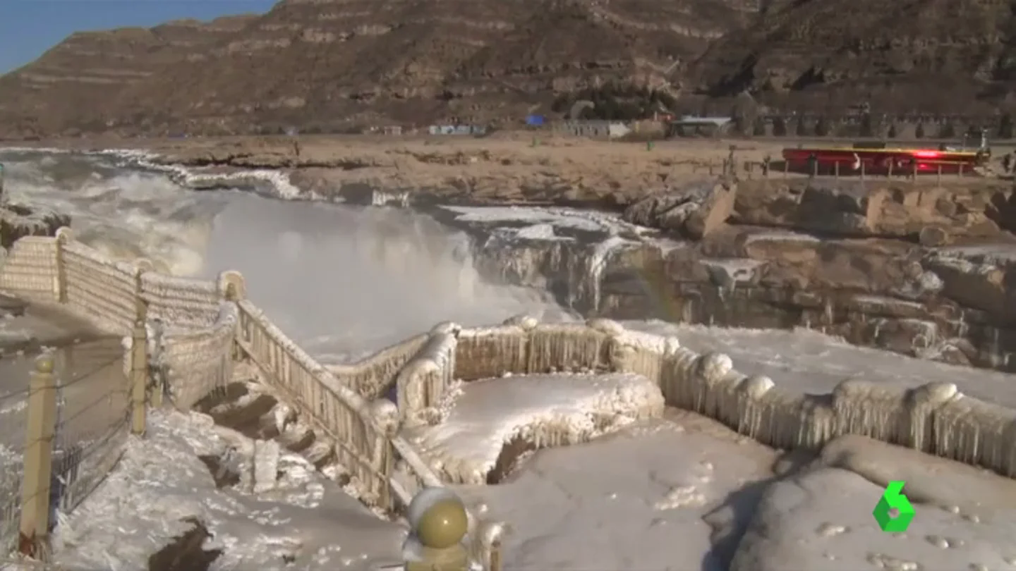 La catarata de Hukou congelada La catarata de Hukou congelada