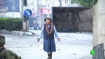 Las imágenes de una anciana palestina en Belén mediando entre soldados y manifestantes se han hecho virales