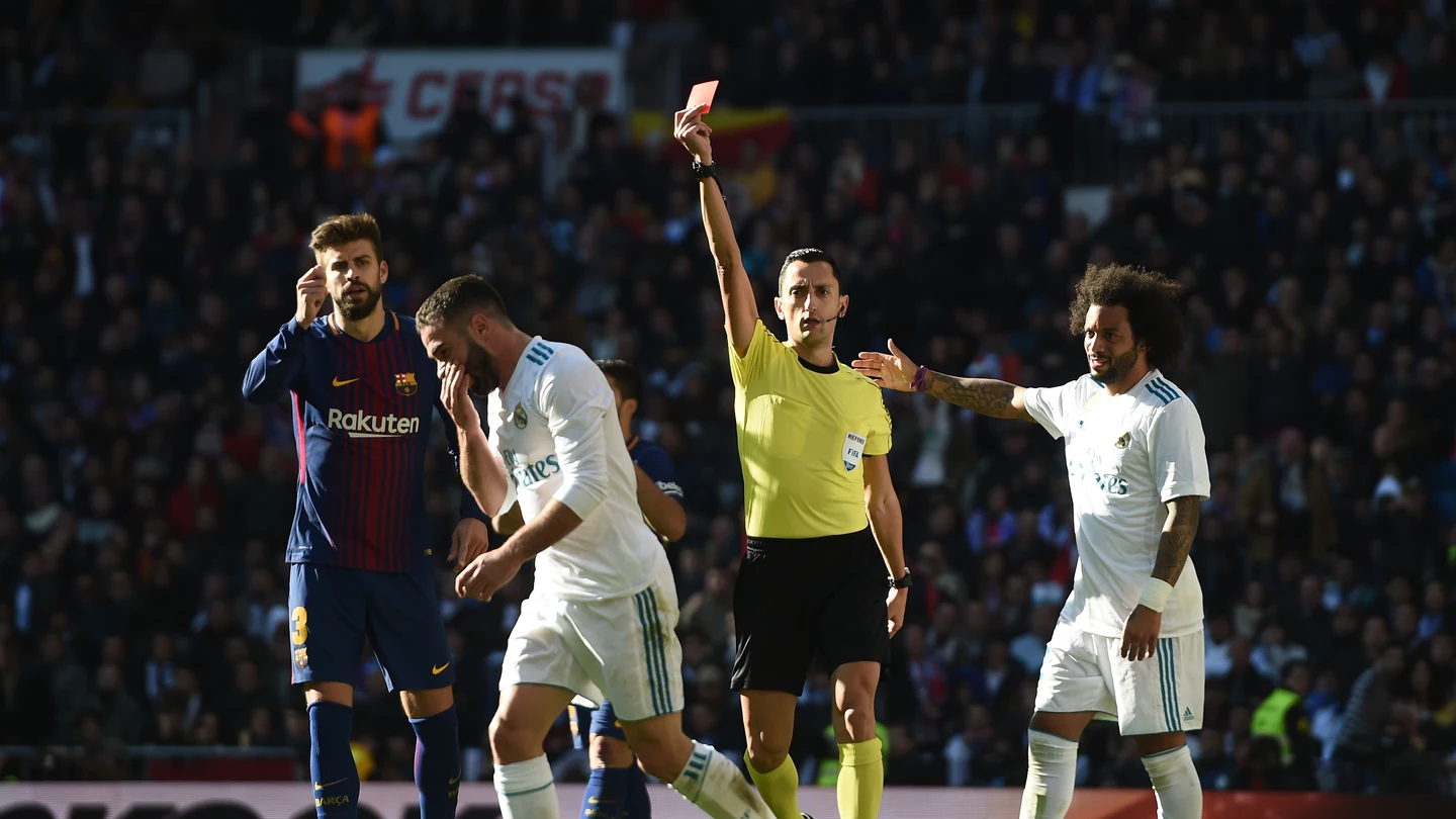 Dani Carvajal, en el momento de ser expulsado en el Clásico Dani Carvajal, en el momento de ser expulsado en el Clásico