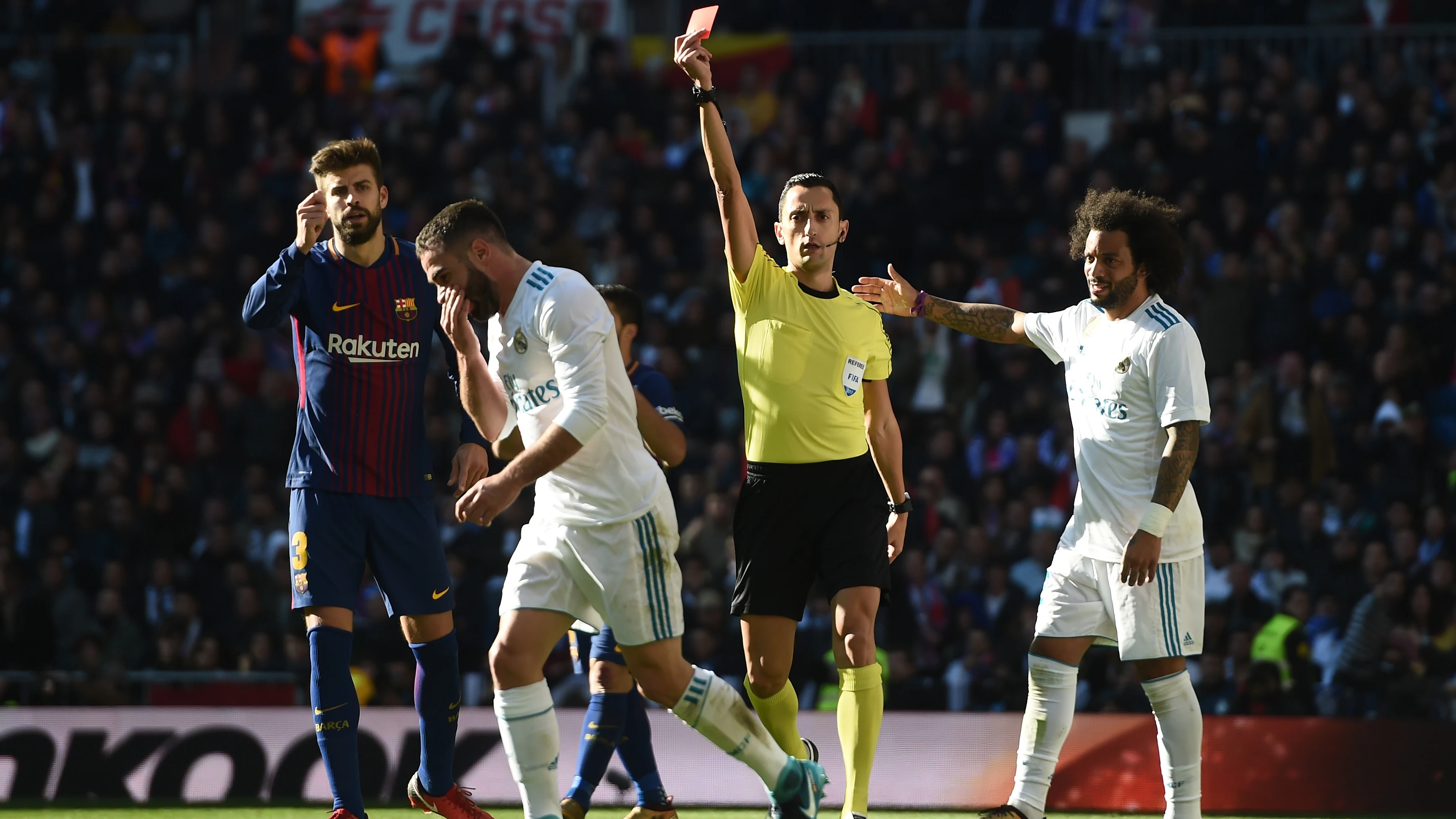 Dani Carvajal, en el momento de ser expulsado en el Clásico