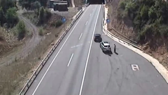 Dos ladrones utilizan el método del 'pincharuedas' en Barcelona Dos ladrones utilizan el método del 'pincharuedas' en Barcelona
