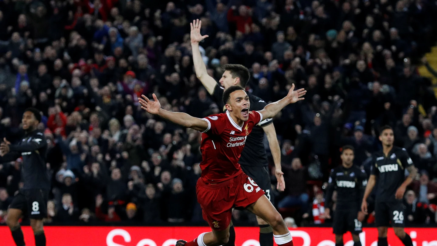 Alexander-Arnold celebra su gol contra el Swansea Alexander-Arnold celebra su gol contra el Swansea