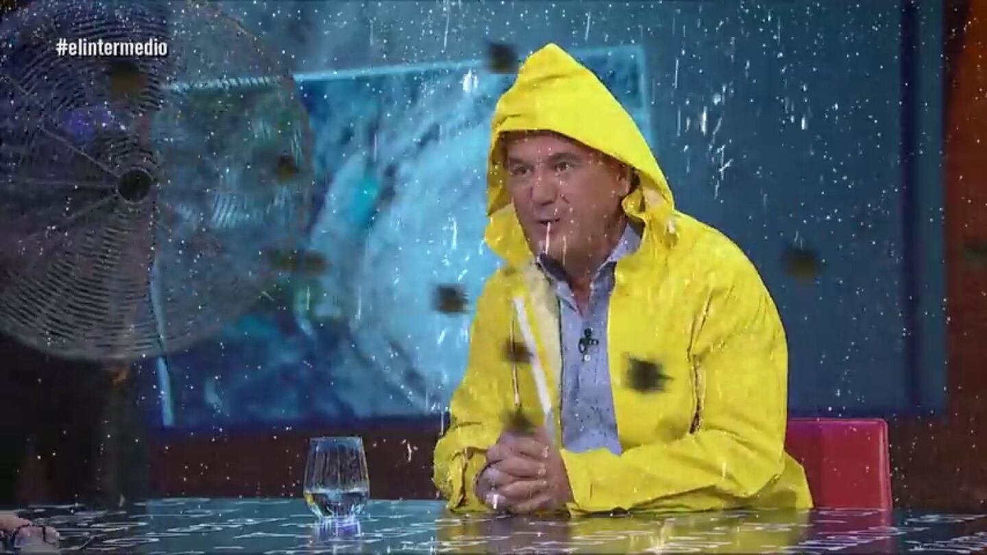 No solo los reporteros fueron v&iacute;ctimas del hurac&aacute;n 'Irma': el plat&oacute; de El Intermedio y Roberto Brasero tambi&eacute;n sufrieron sus consecuencias