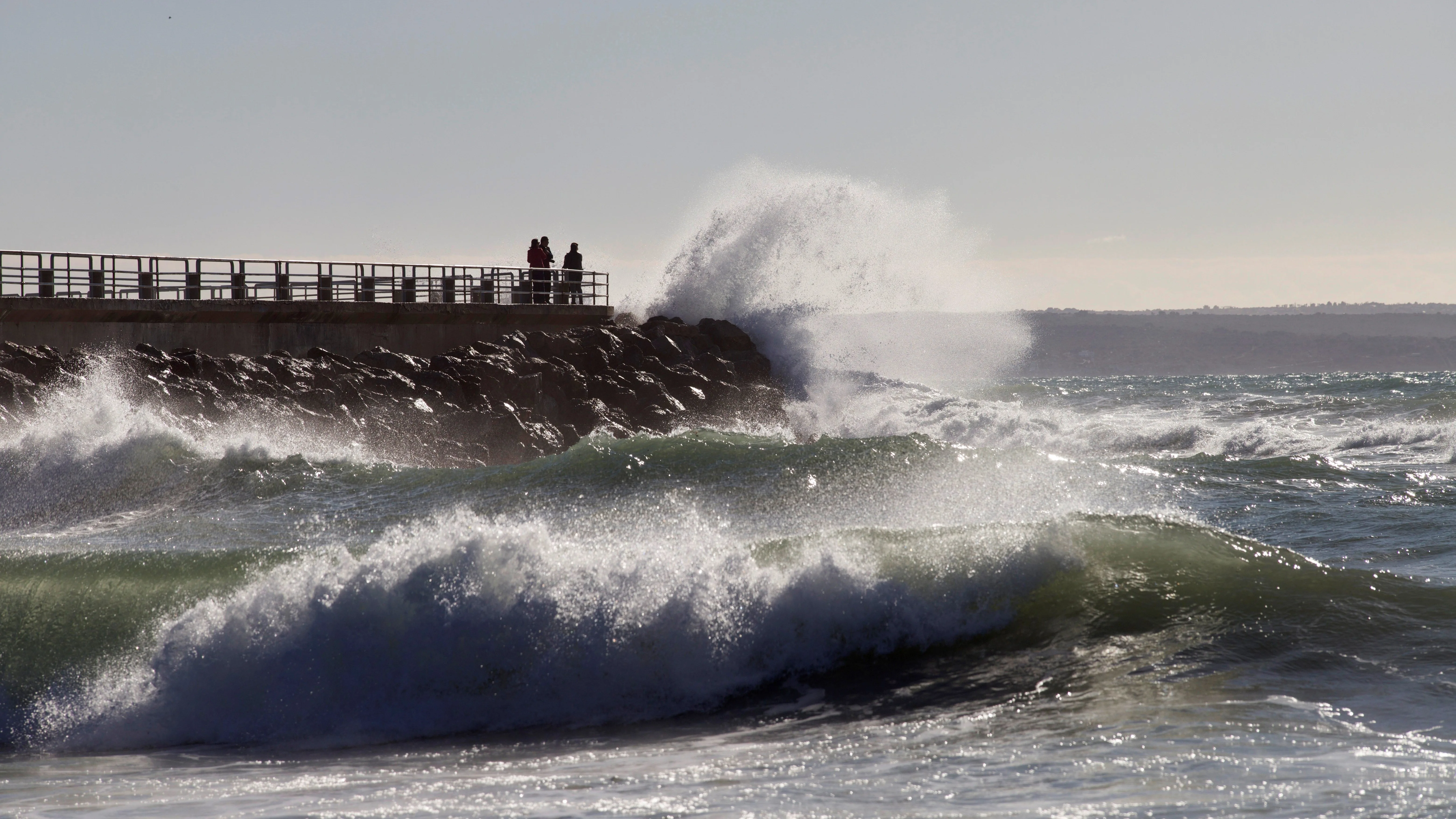 Olas en una playa de Mallorca