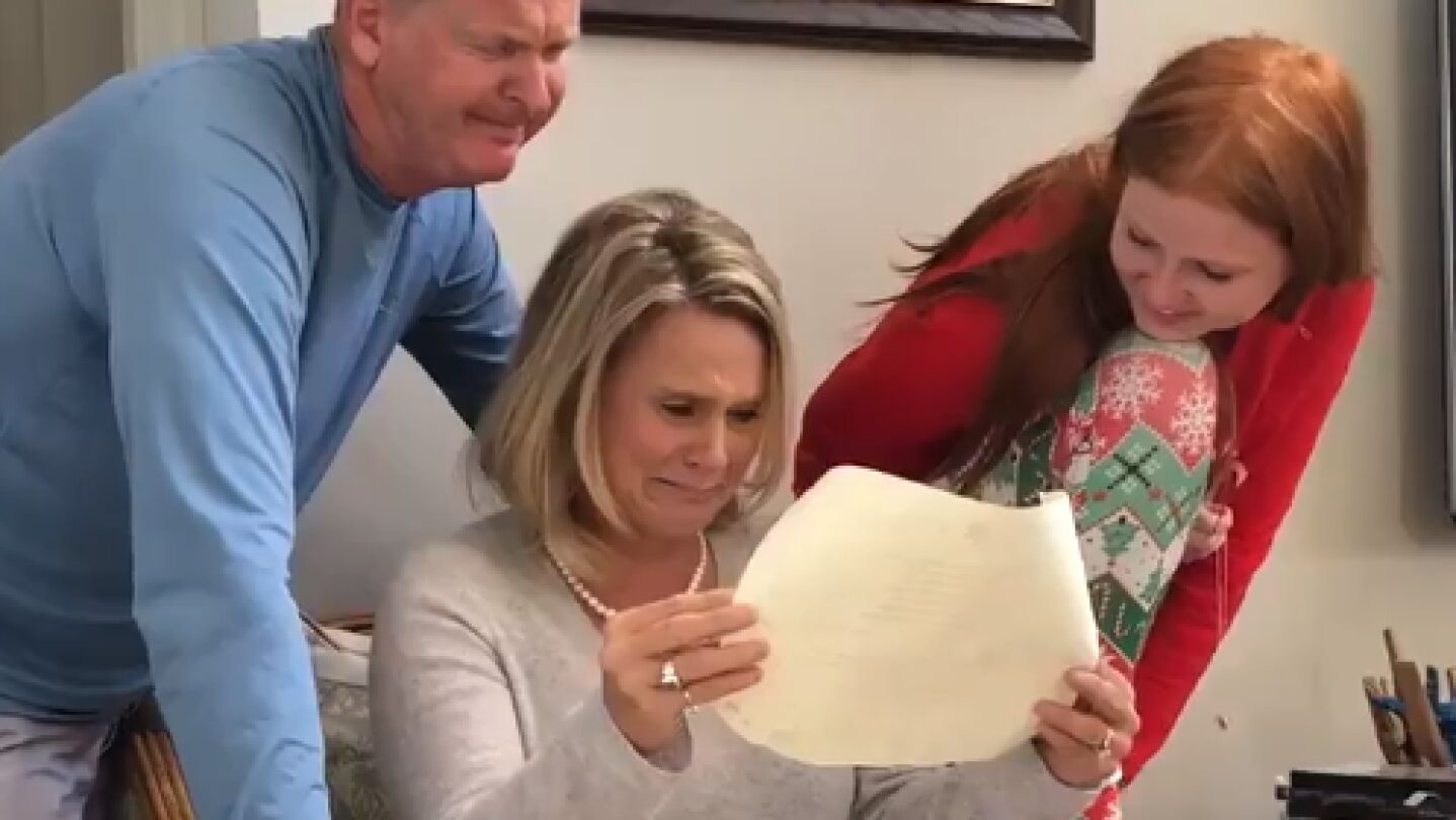 La madre de Pavin Smith lee la carta emocionada