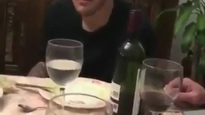 Lucas Hernández se mofa del Madrid en su felicitación de Navidad: ¡Ojo a la reacción de Theo! Lucas Hernández se mofa del Madrid en su felicitación de Navidad: ¡Ojo a la reacción de Theo!