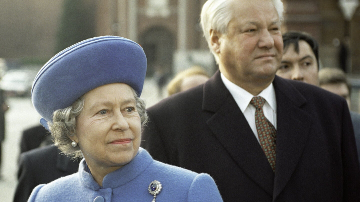 Isabel II y Bor&iacute;s Yeltsin