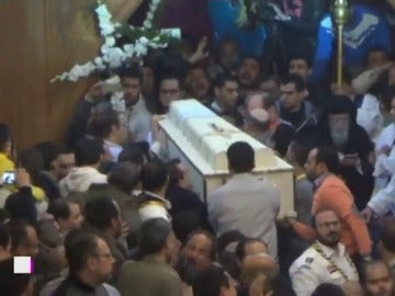 Funerales por las víctimas del tiroteo de Dáesh en una iglesia copta de El Cairo Funerales por las víctimas del tiroteo de Dáesh en una iglesia copta de El Cairo