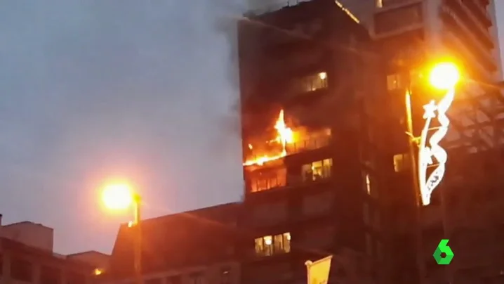 Incendio en un bloque de Mánchester Incendio en un bloque de Mánchester