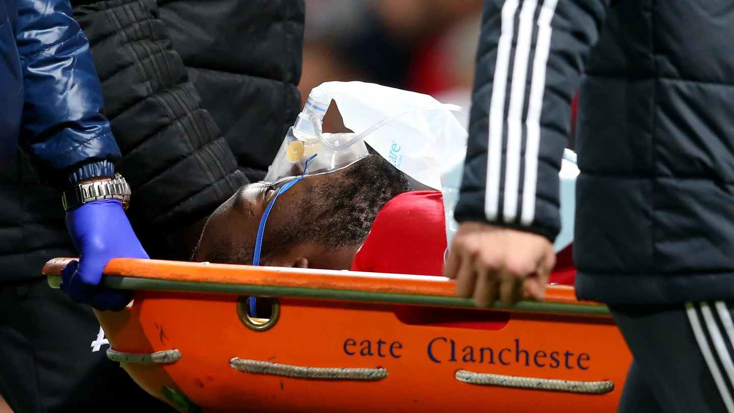 Lukaku abandona el partido en camilla Lukaku abandona el partido en camilla