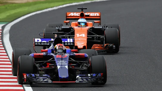 Fernando Alonso, tras un Toro Rosso Fernando Alonso, tras un Toro Rosso