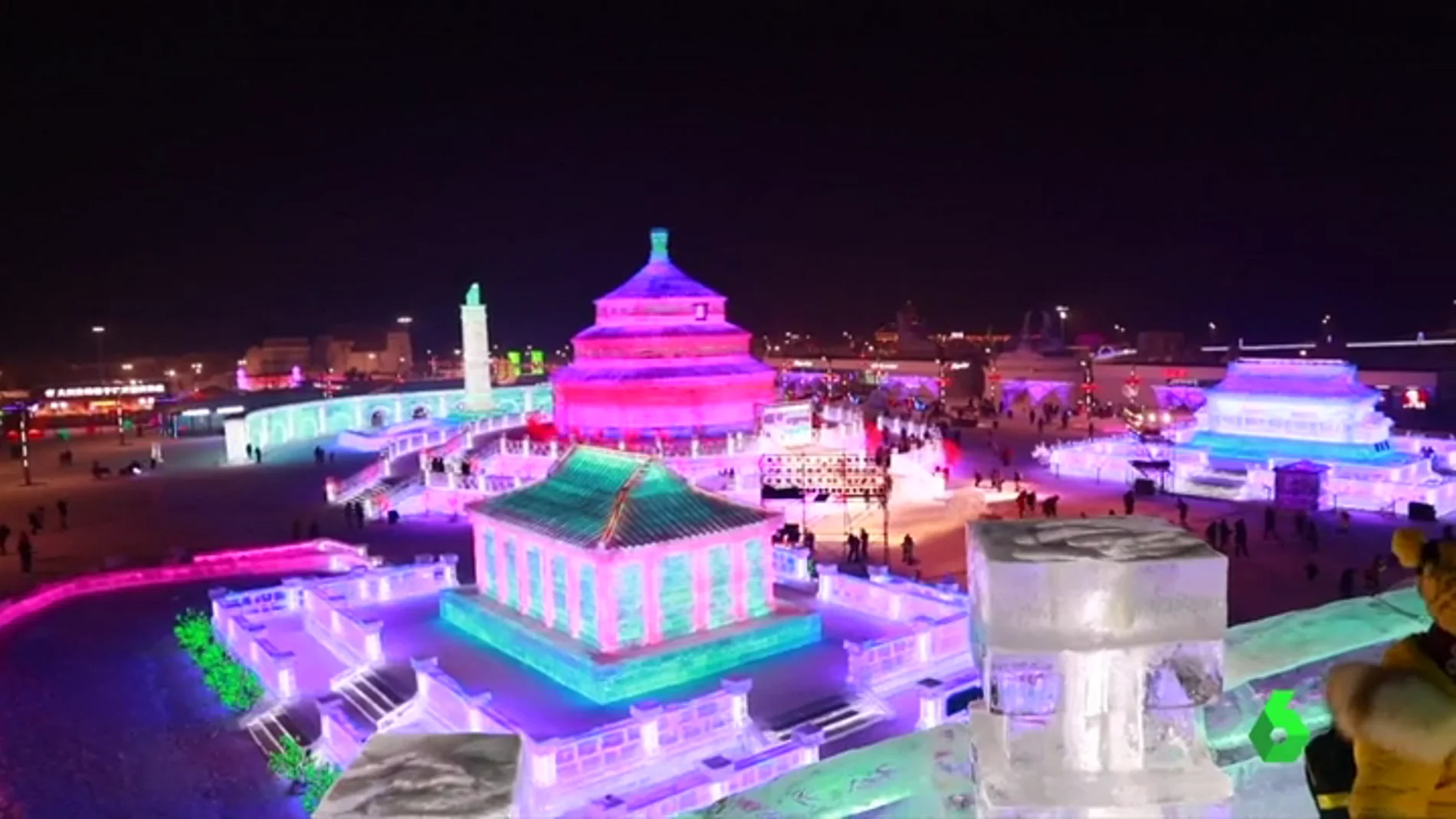 Comienza en China el mayor festival de esculturas de hielo del mundo