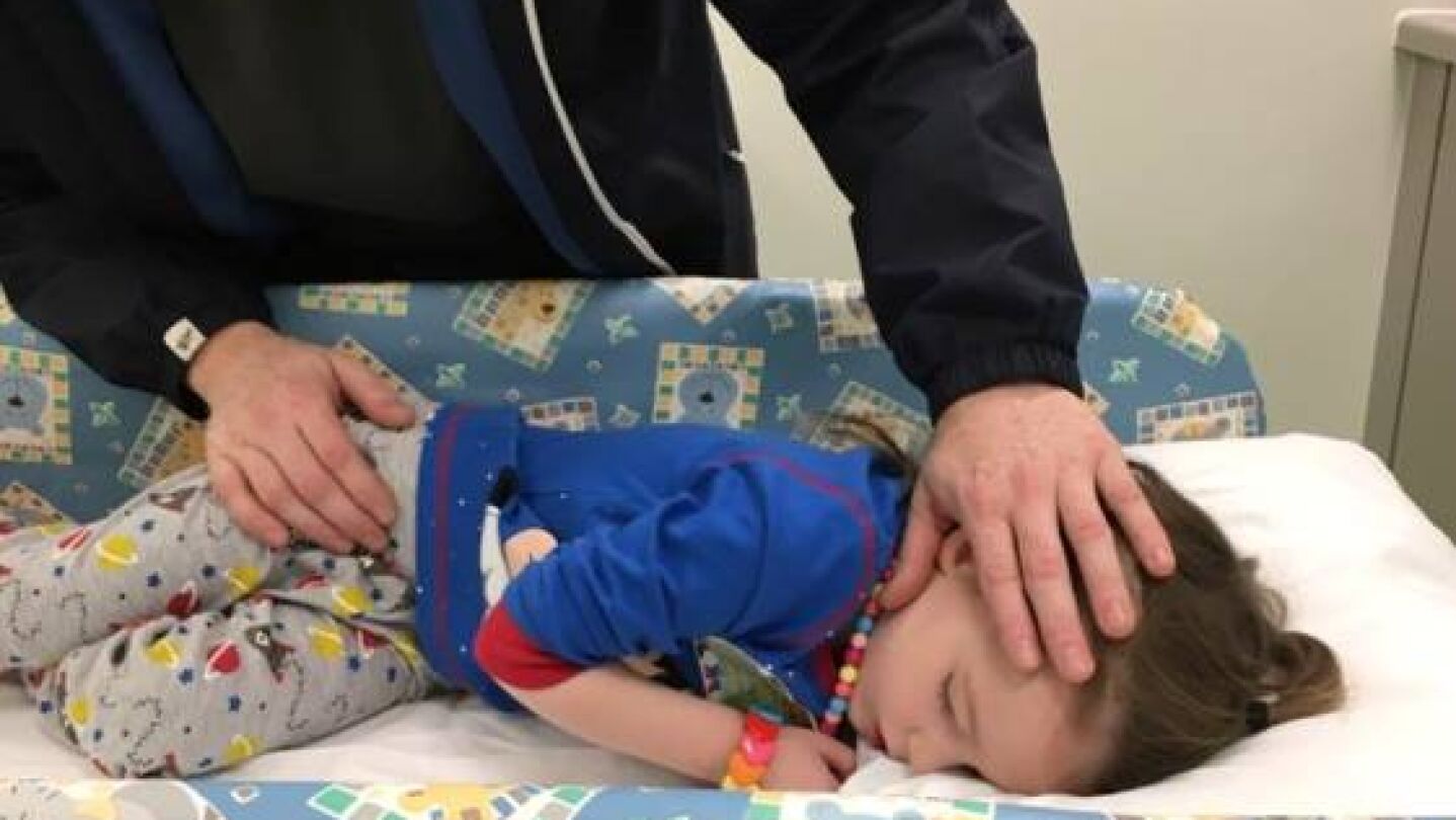 Edie Molyneux sedada en el hospital