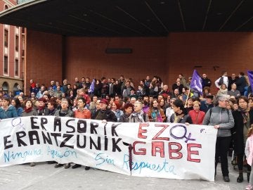 Manifestación en Barakaldo por la agresión sexual a una menor Manifestación en Barakaldo por la agresión sexual a una menor