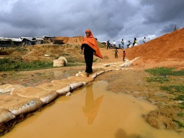 Rohingyas en un campo de refugiados de Bangladesh Rohingyas en un campo de refugiados de Bangladesh