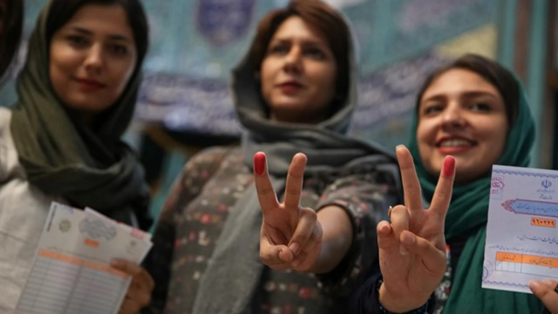 Las mujeres que ignoren el código de vestimenta de Teherán no irán a prisión