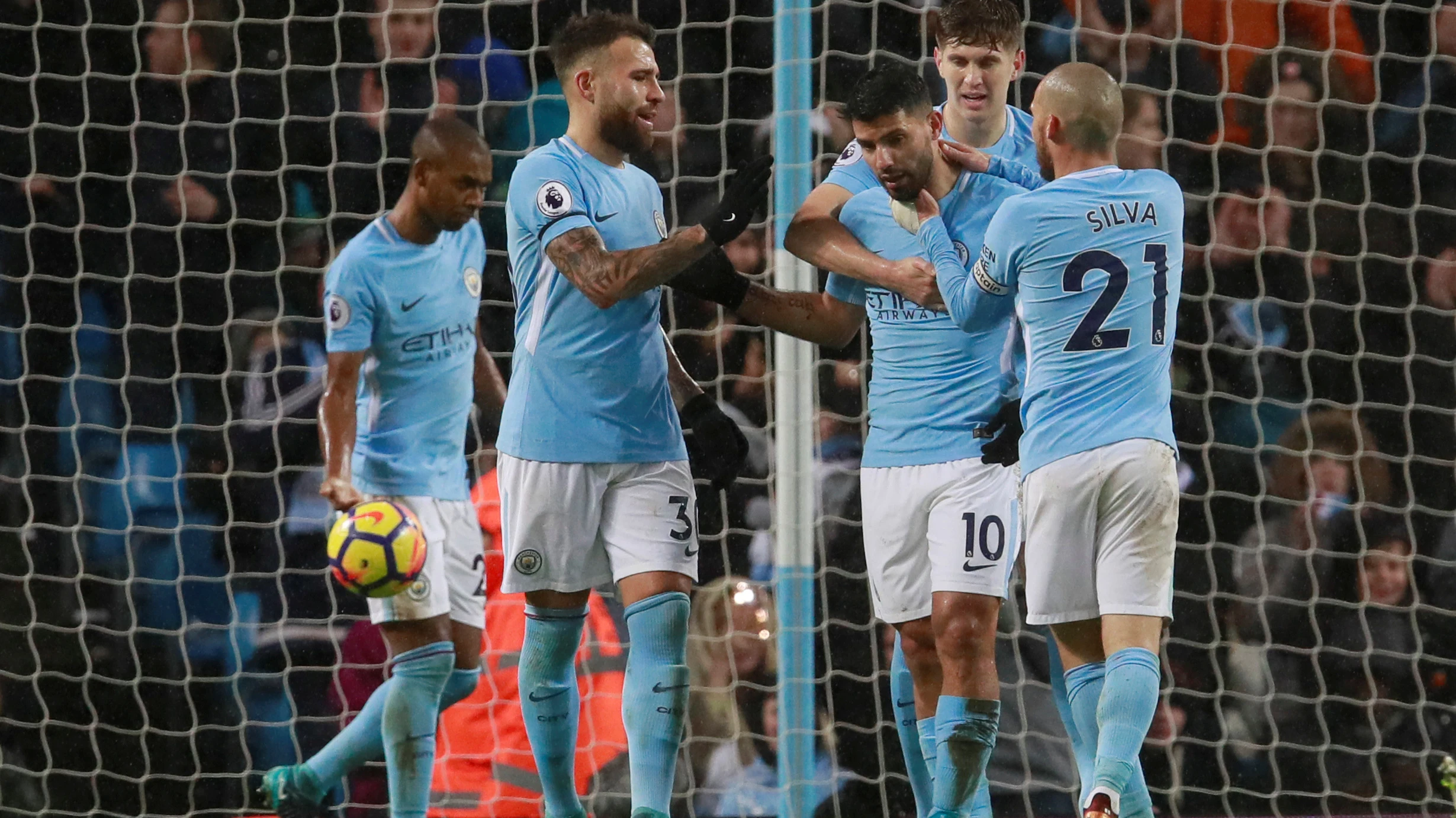 Agüero celebra su gol ante el Watford