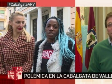 Dos de las tres reinas de la 'carroza de la diversidad' de la Cabalgata de Vallecas Dos de las tres reinas de la 'carroza de la diversidad' de la Cabalgata de Vallecas