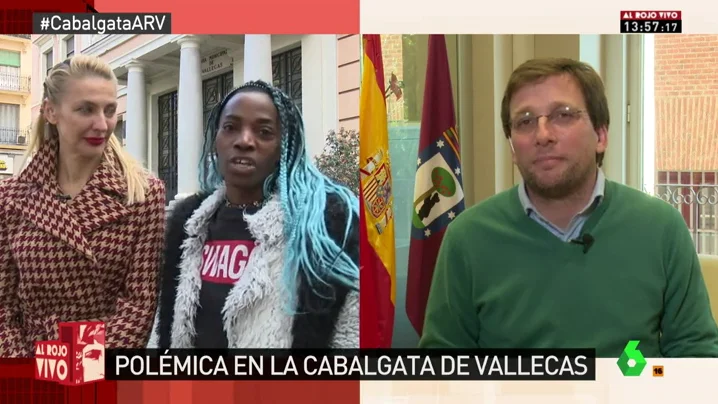 Dos de las tres reinas de la 'carroza de la diversidad' de la Cabalgata de Vallecas