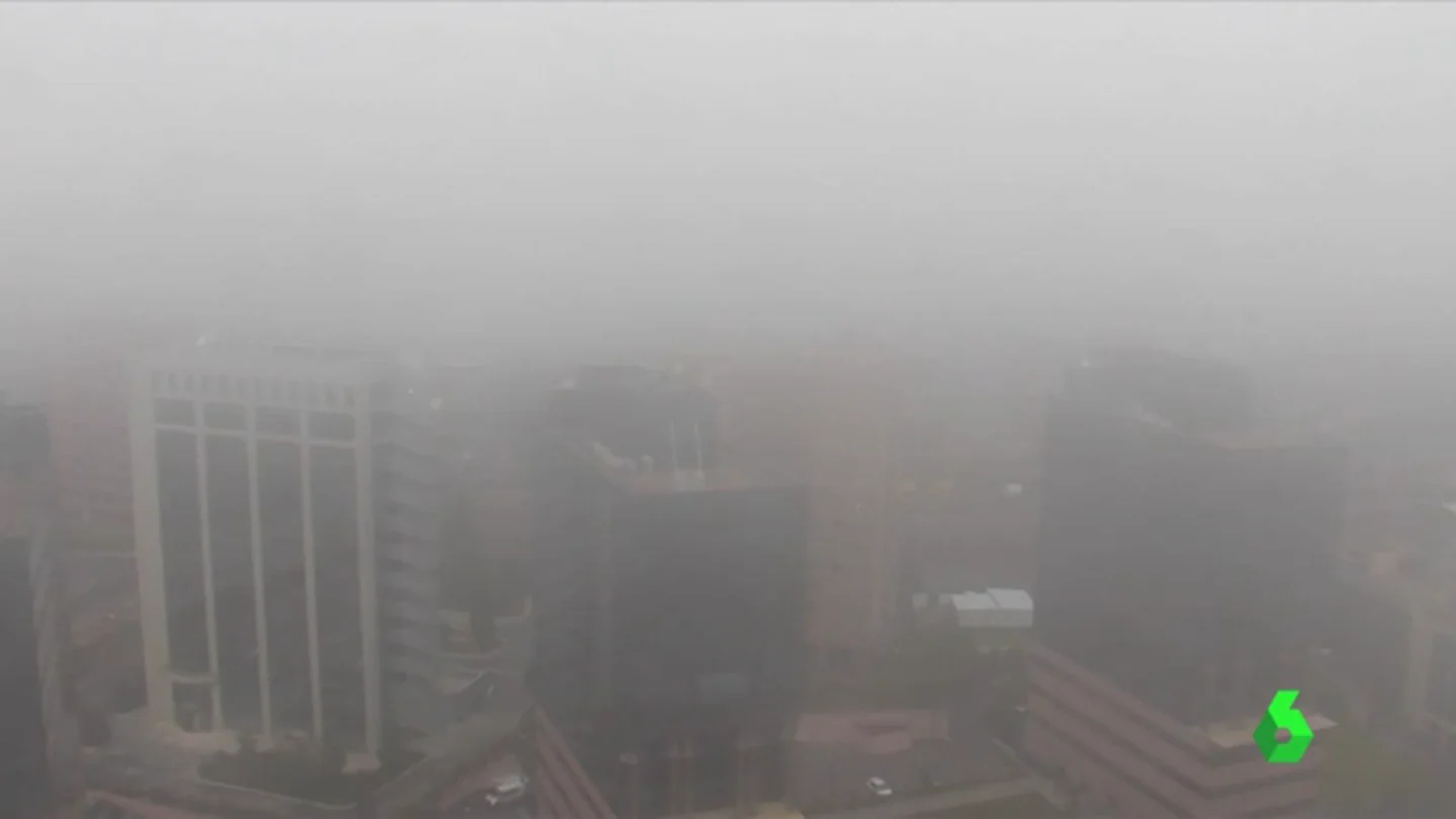 Madrid ha amanecido con una intensa niebla Madrid ha amanecido con una intensa niebla
