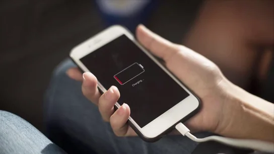 Apple recula y reemplazará la batería de los iPhone lentos Apple recula y reemplazará la batería de los iPhone lentos aunque pasen la prueba de diagnóstico