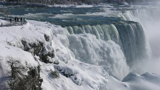 Las congeladas Cataratas del Niágara en el estado de Nueva York Las congeladas Cataratas del Niágara en el estado de Nueva York
