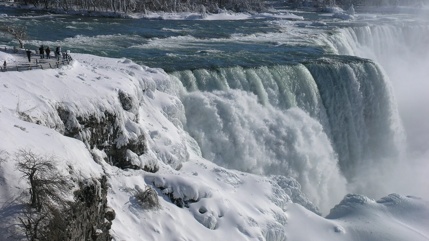 Las congeladas Cataratas del Niágara en el estado de Nueva York Las congeladas Cataratas del Niágara en el estado de Nueva York