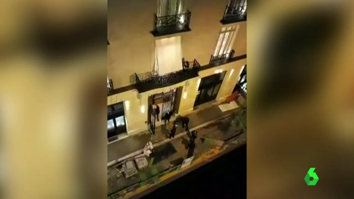 Ladrones armados con hachas roban joyas valoradas en 4,5 millones de euros en el Hotel Ritz de París Ladrones armados con hachas roban joyas valoradas en 4,5 millones de euros en el Hotel Ritz de París