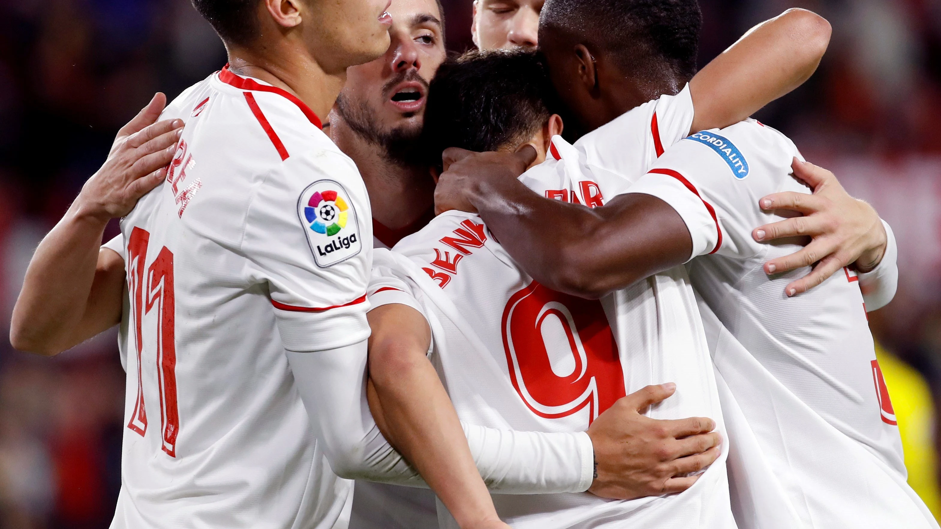 Los jugadores del Sevilla celebran un gol ante el Cádiz