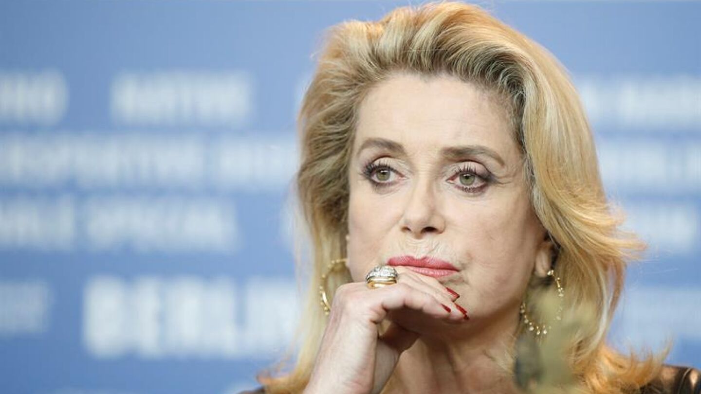 La actriz francesa Catherine Deneuve posa durante la rueda de prensa de La Matrona