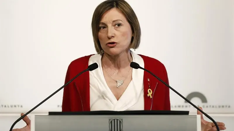 La presidenta del Parlament, Carme Forcadell, durante la rueda de prensa