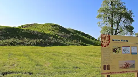 Monks Mound Cahokia Mounds, el sitio arqueológico más importante de América del Norte