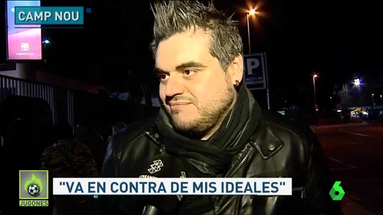Descontento de parte de la grada del Camp Nou con las banderas independentistas: "Un estadio de fútbol no es el lugar para reivindicarse" Descontento de parte de la grada del Camp Nou con las banderas independentistas: "Un estadio de fútbol no es el lugar para reivindicarse"