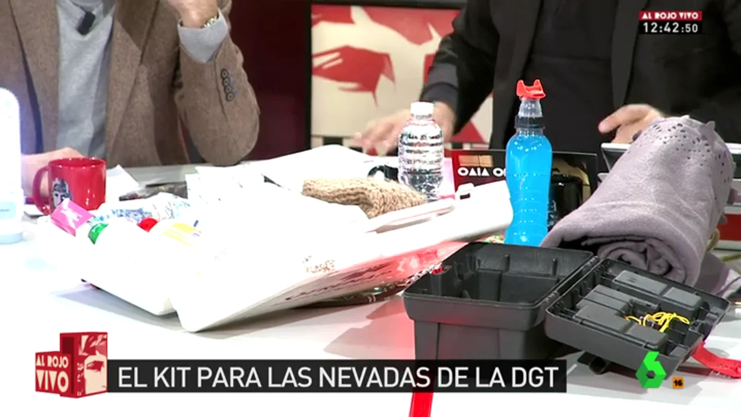 El kit para las nevadas que propone la DGT El kit para las nevadas que propone la DGT