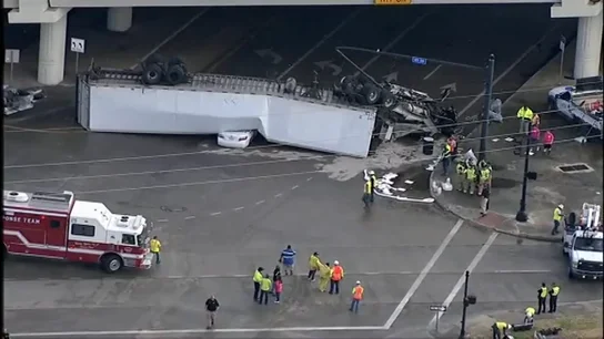 Impactantes imágenes de un accidente de tráfico en Texas Impactantes imágenes de un accidente de tráfico en Texas