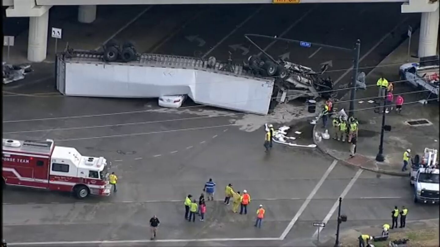 Impactantes im&aacute;genes de un accidente de tr&aacute;fico en Texas
